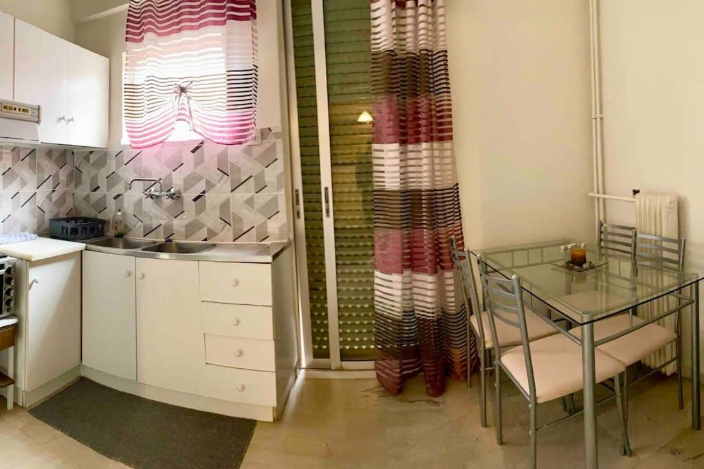 B&J City Center Apartment Kalamata Bagian luar foto