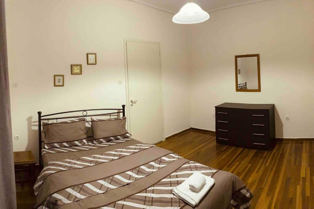 B&J City Center Apartment Kalamata Bagian luar foto